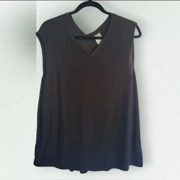 Athletic Works Sleeveless Top SOFT & Stretchy  Large V-neck - Picture 6 of 15